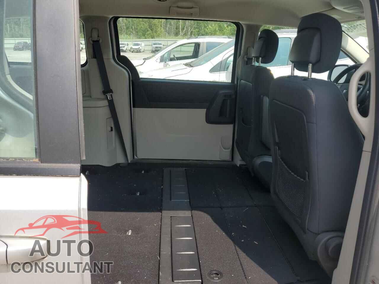 DODGE CARAVAN 2010 - 2D4RN4DE8AR447224
