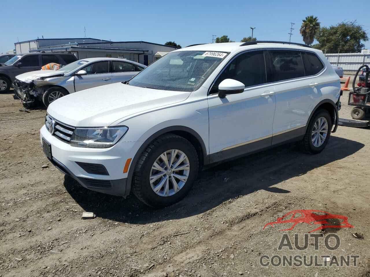 VOLKSWAGEN TIGUAN 2018 - 3VV2B7AX9JM122346