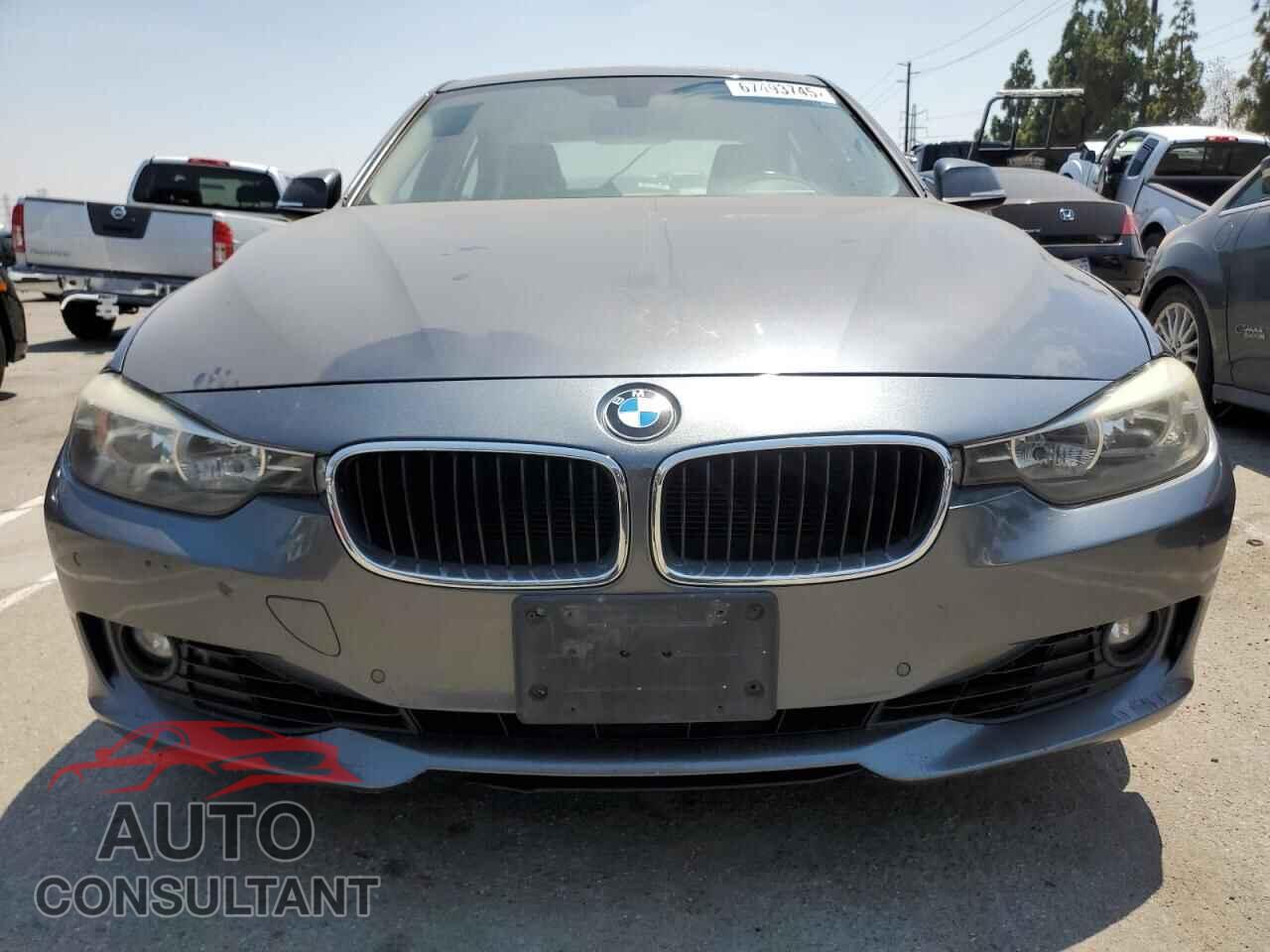 BMW 3 SERIES 2013 - WBA3C1C57DF437575
