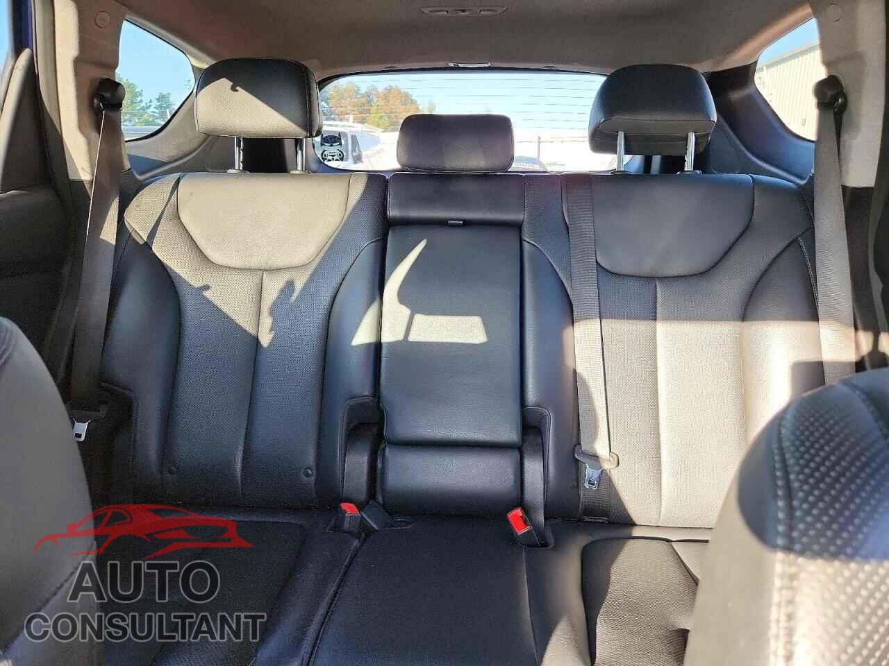 HYUNDAI SANTA FE 2019 - 5NMS3CAA3KH050161