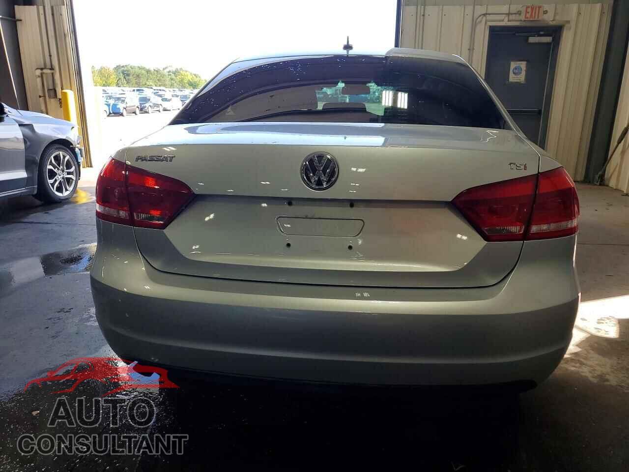 VOLKSWAGEN PASSAT 2014 - 1VWAT7A32EC084225