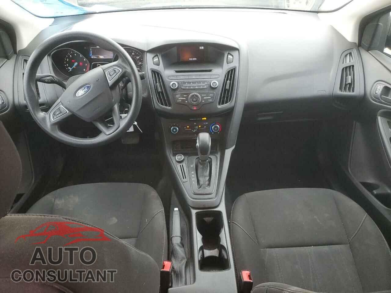 FORD FOCUS 2015 - 1FADP3E20FL308355