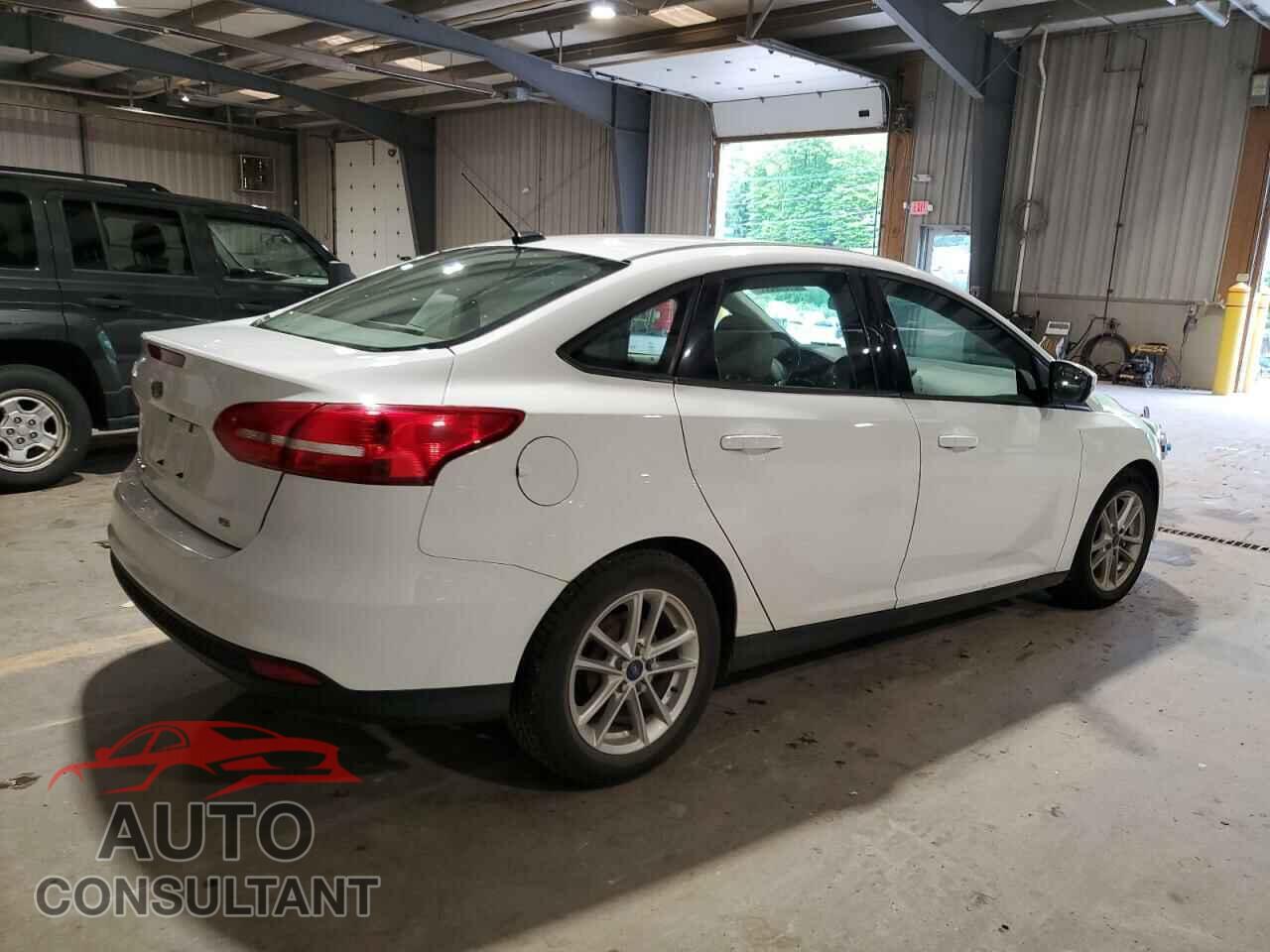 FORD FOCUS 2017 - 1FADP3F26HL243335