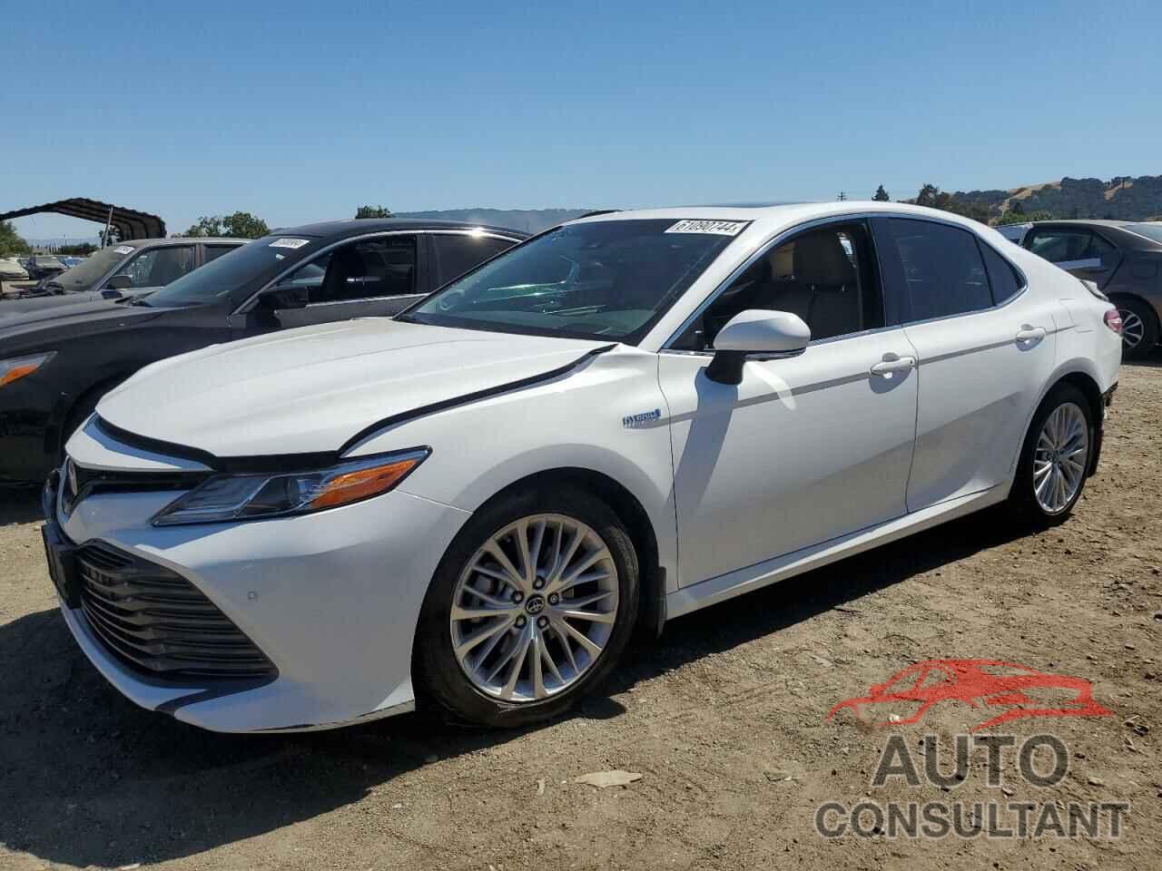TOYOTA CAMRY 2018 - 4T1B21HK7JU500970