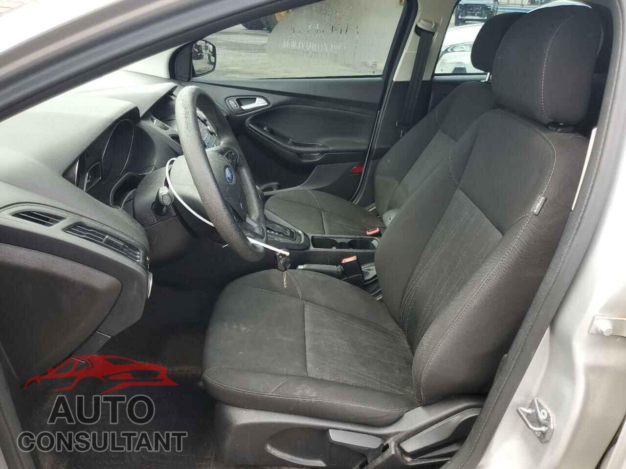FORD FOCUS 2017 - 1FADP3F29HL242325