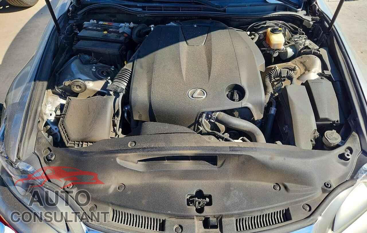 LEXUS IS 2015 - JTHBF1D28F5071532