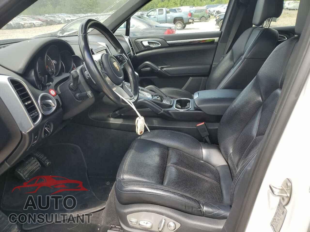 PORSCHE CAYENNE 2016 - WP1AA2A22GKA12886