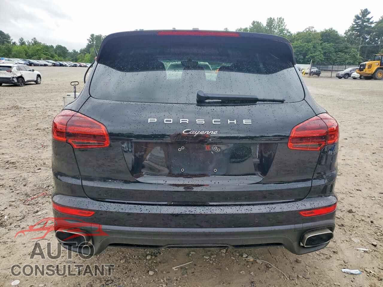PORSCHE CAYENNE 2018 - WP1AA2A25JKA05471