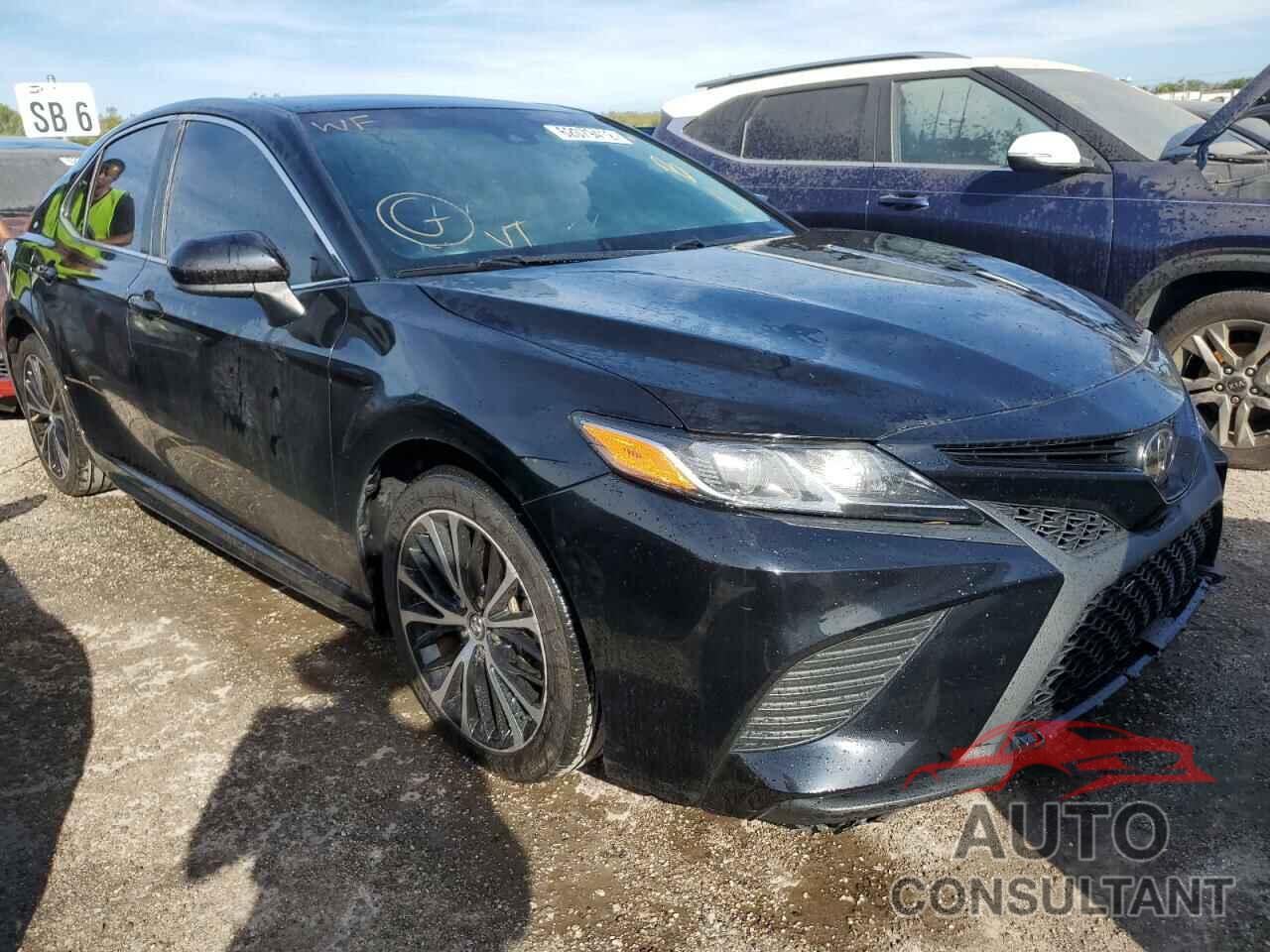 TOYOTA CAMRY 2018 - 4T1B11HK8JU080445