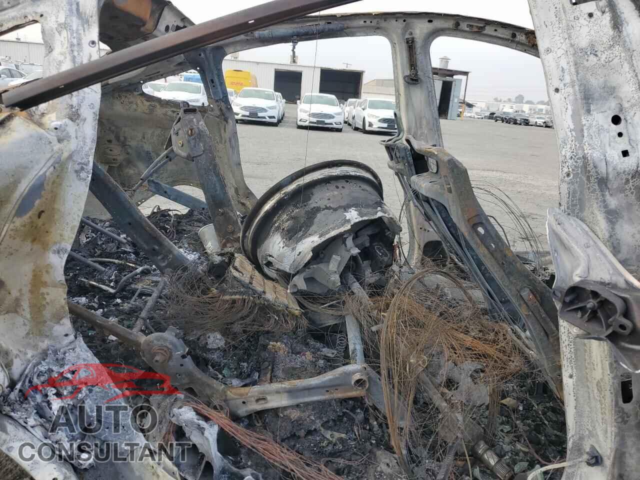 TESLA MODEL Y 2024 - 7SAYGDEE0RF021569