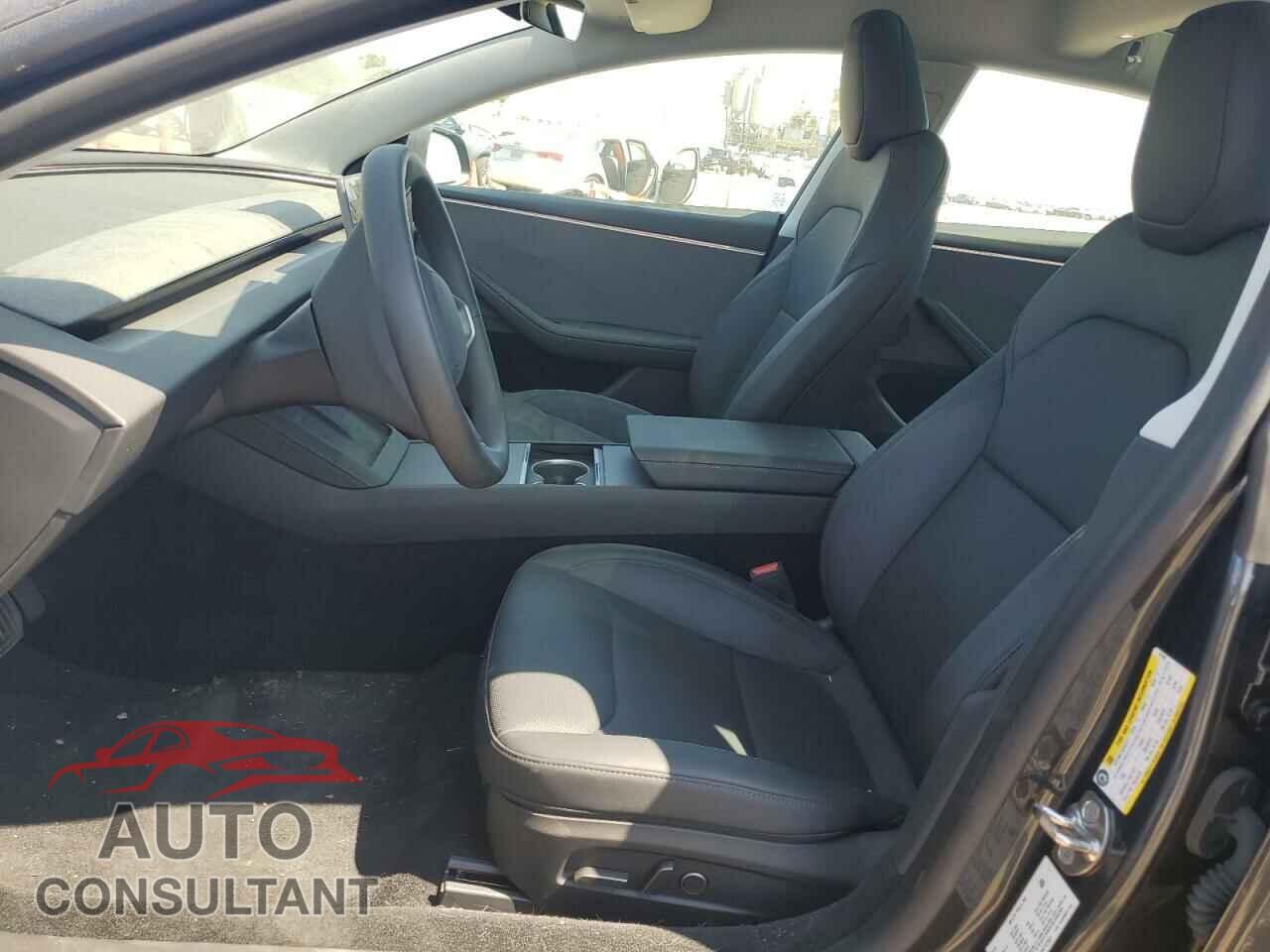 TESLA MODEL 3 2024 - 5YJ3E1EA7RF747583