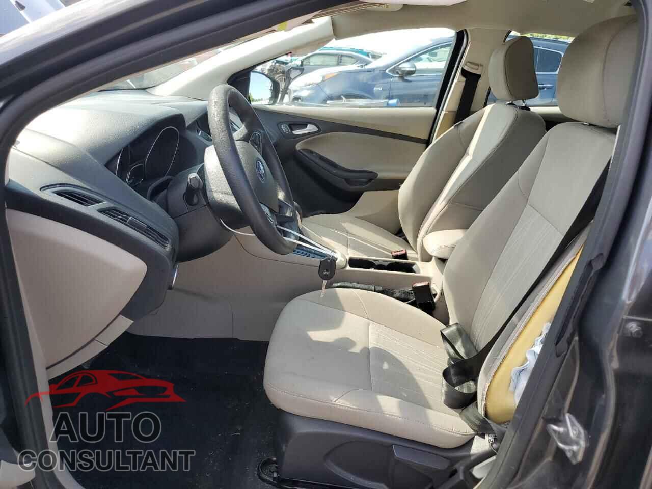 FORD FOCUS 2017 - 1FADP3F22HL303577