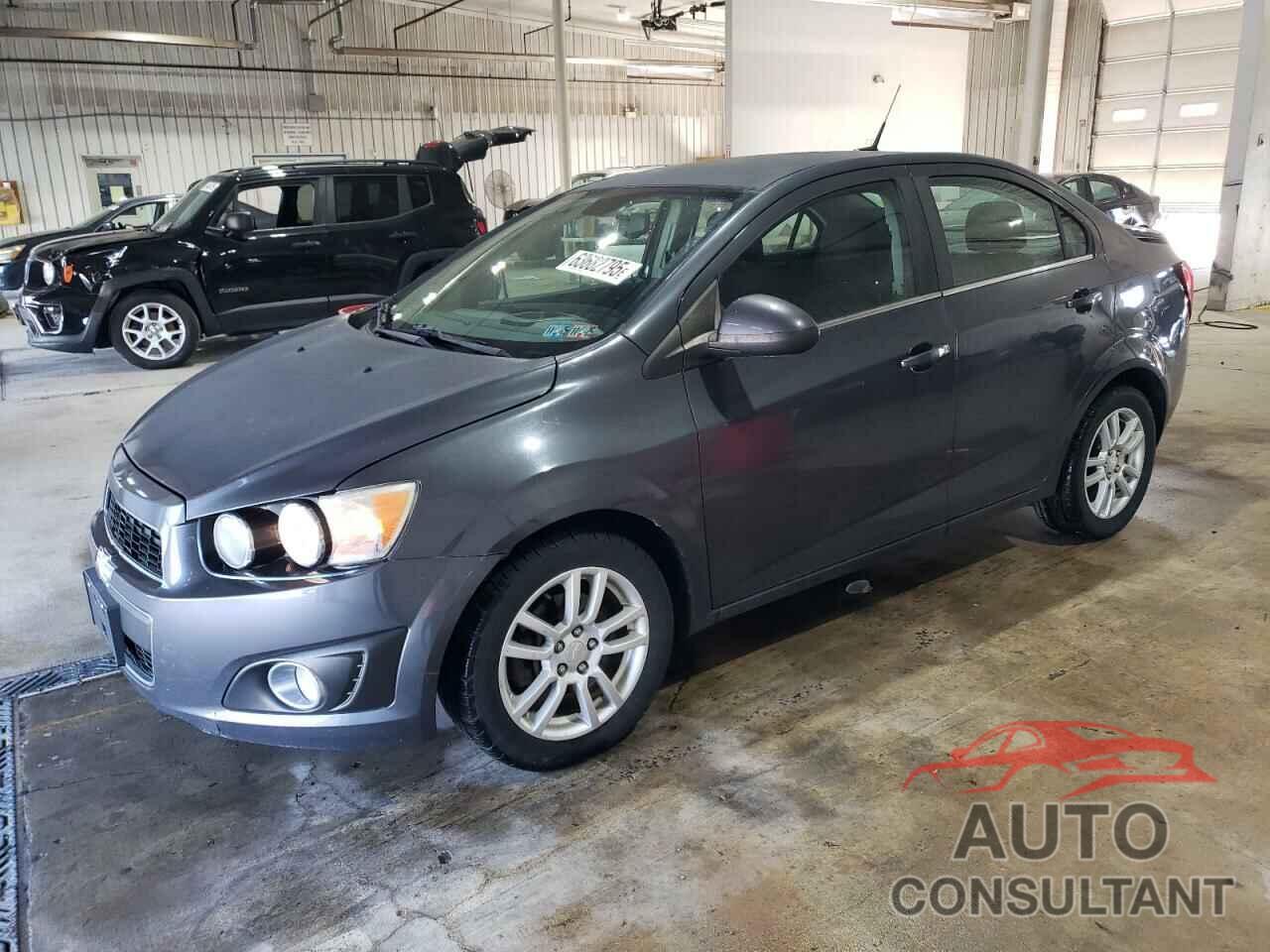 CHEVROLET SONIC 2013 - 1G1JC5SG2D4143509