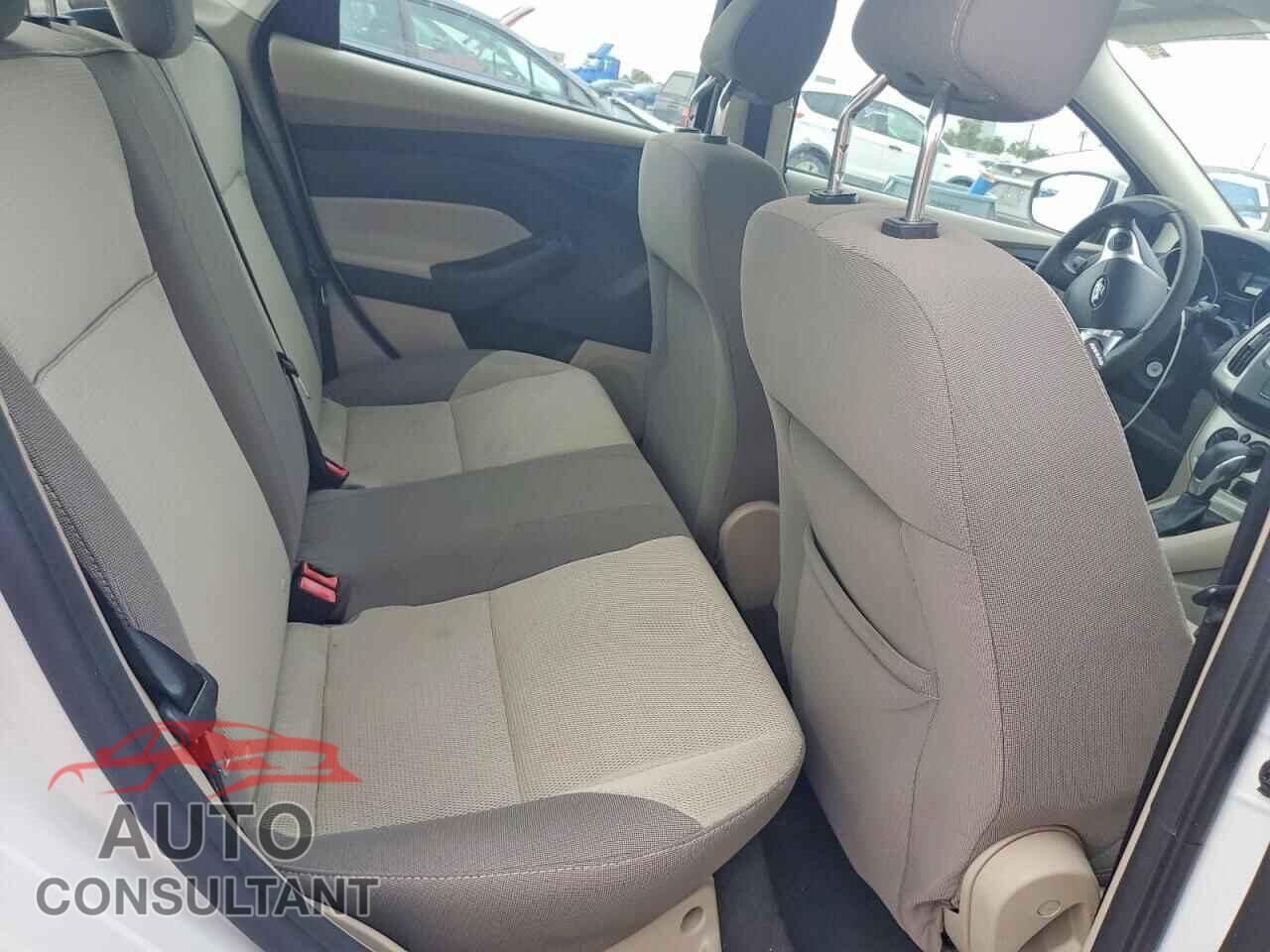 FORD FOCUS 2012 - 1FAHP3F24CL377982