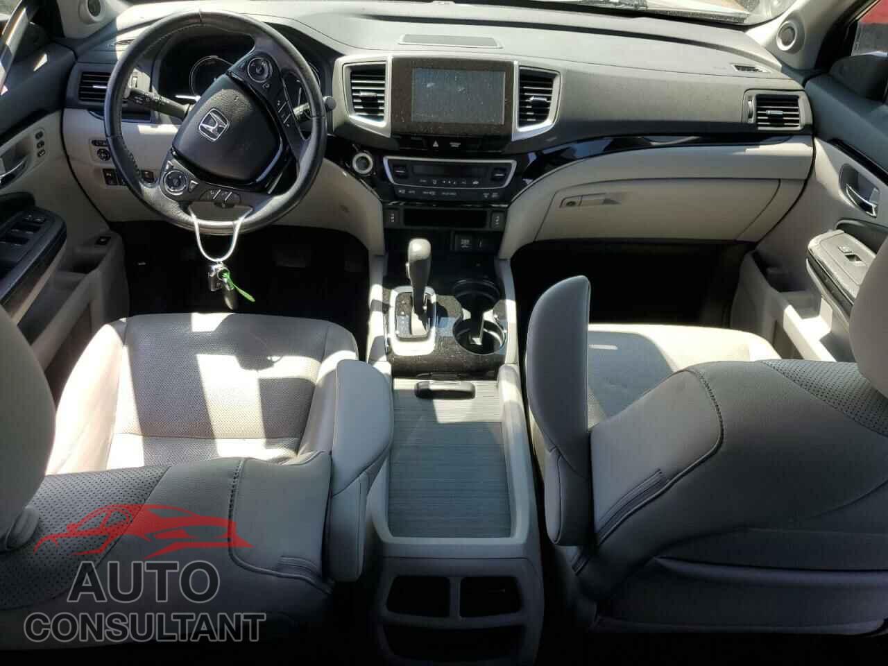 HONDA RIDGELINE 2017 - 5FPYK3F77HB027140