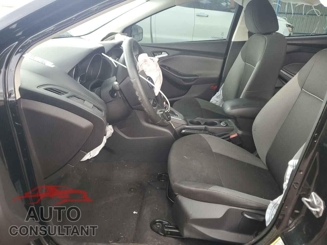 FORD FOCUS 2014 - 1FADP3K2XEL327143