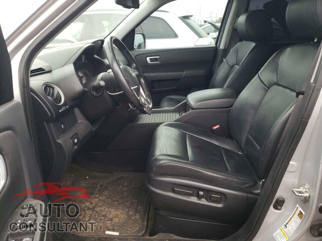 HONDA PILOT 2015 - 5FNYF4H58FB009287