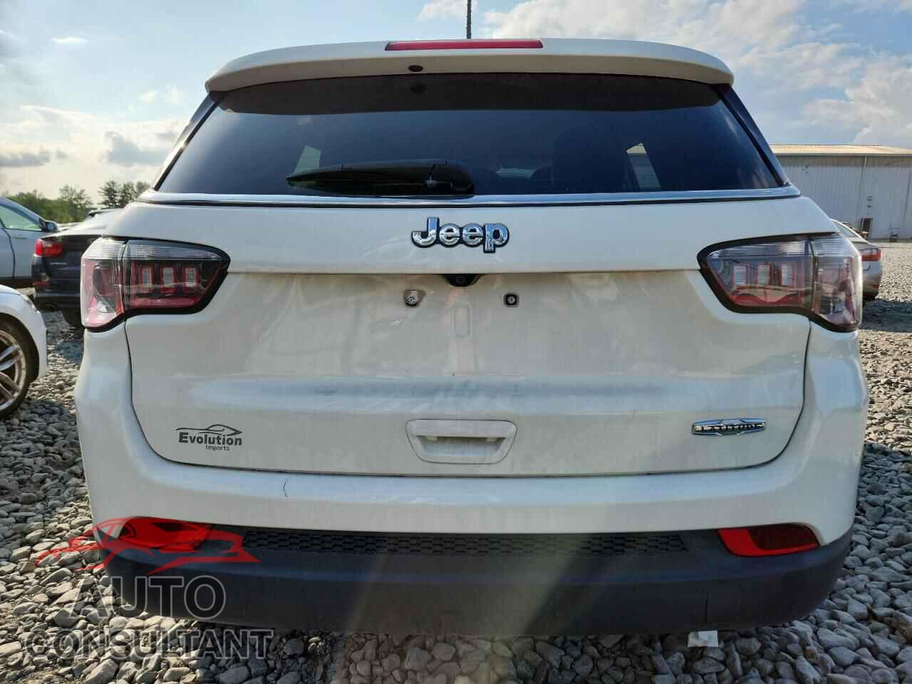 JEEP COMPASS 2017 - 3C4NJDBB7HT688733