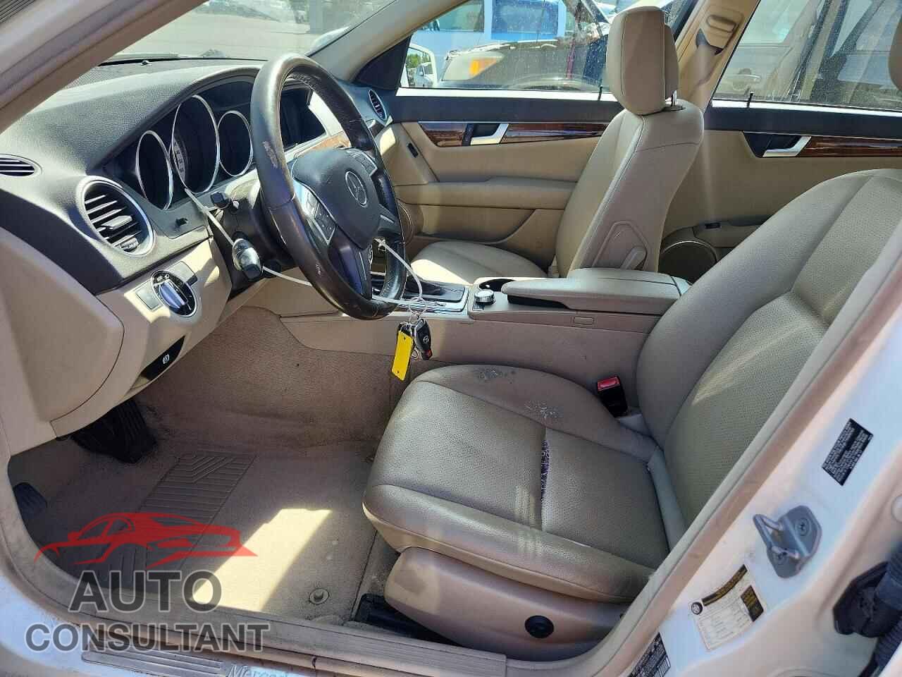 MERCEDES-BENZ C-CLASS 2012 - WDDGF8BB3CR201892