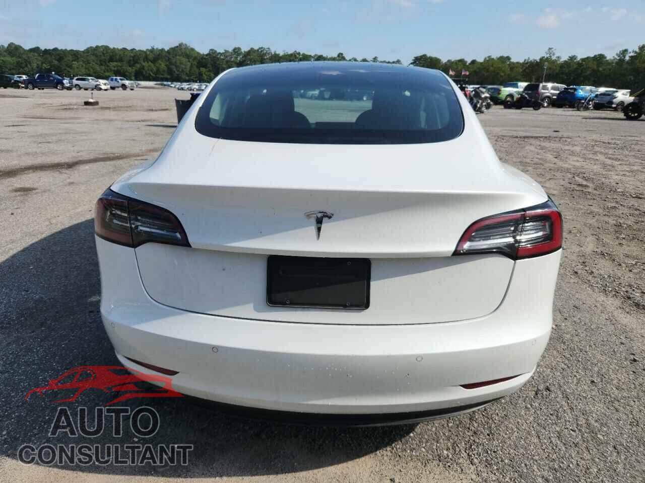 TESLA MODEL 3 2022 - 5YJ3E1EA5NF287303