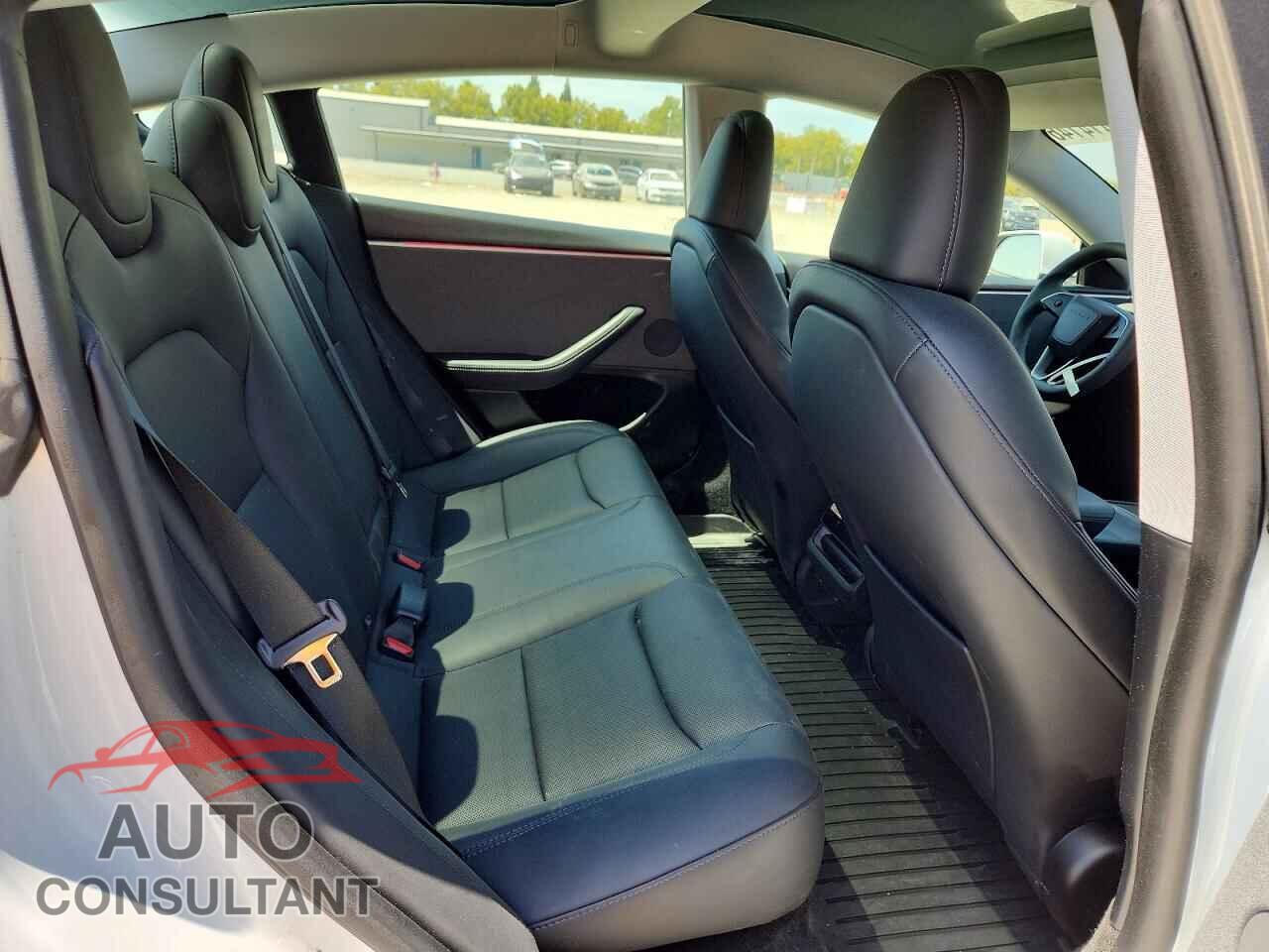 TESLA MODEL 3 2024 - 5YJ3E1EA4RF747850