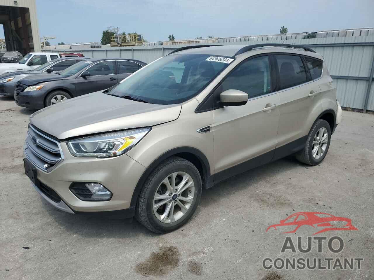 FORD ESCAPE 2017 - 1FMCU0GD5HUC48013