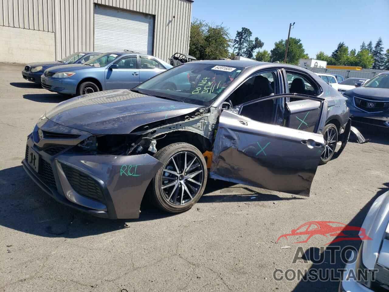TOYOTA CAMRY 2022 - 4T1G11AK1NU038642