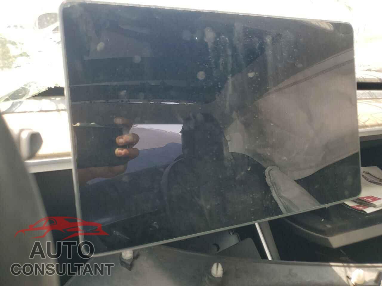 TESLA MODEL 3 2019 - 5YJ3E1EB6KF510033