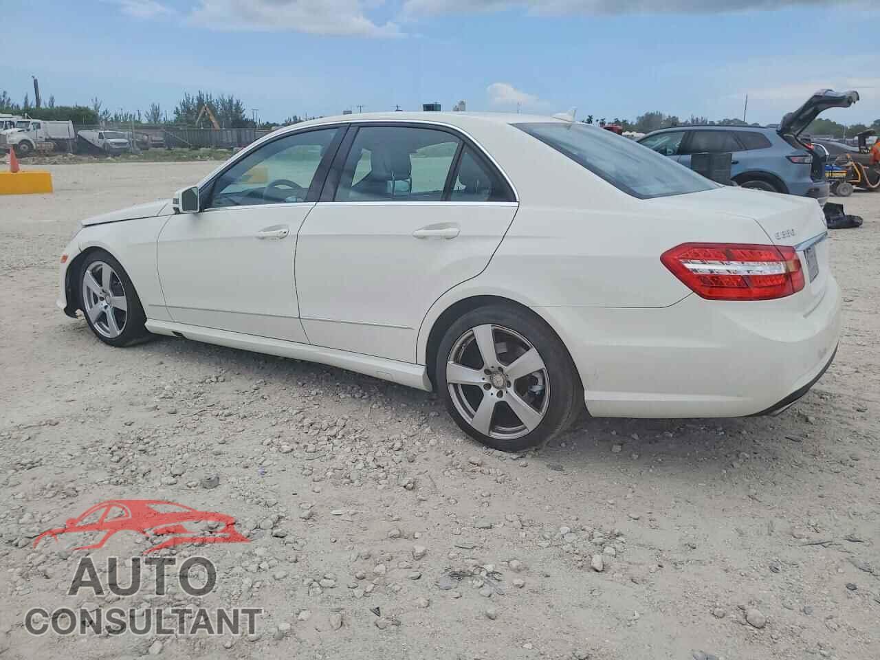 MERCEDES-BENZ E-CLASS 2011 - WDDHF5GB0BA271987