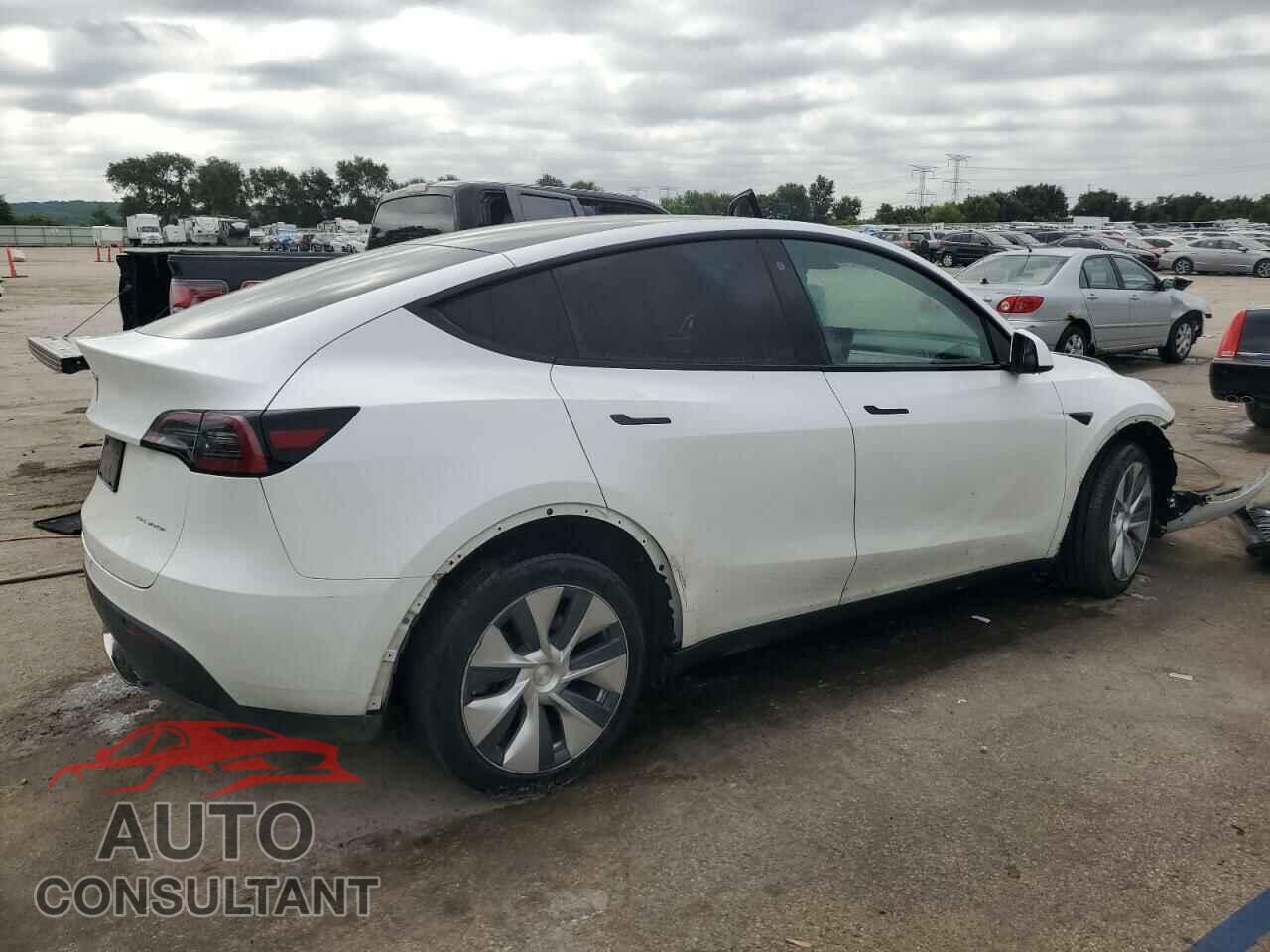 TESLA MODEL Y 2023 - 7SAYGDEEXPF613445