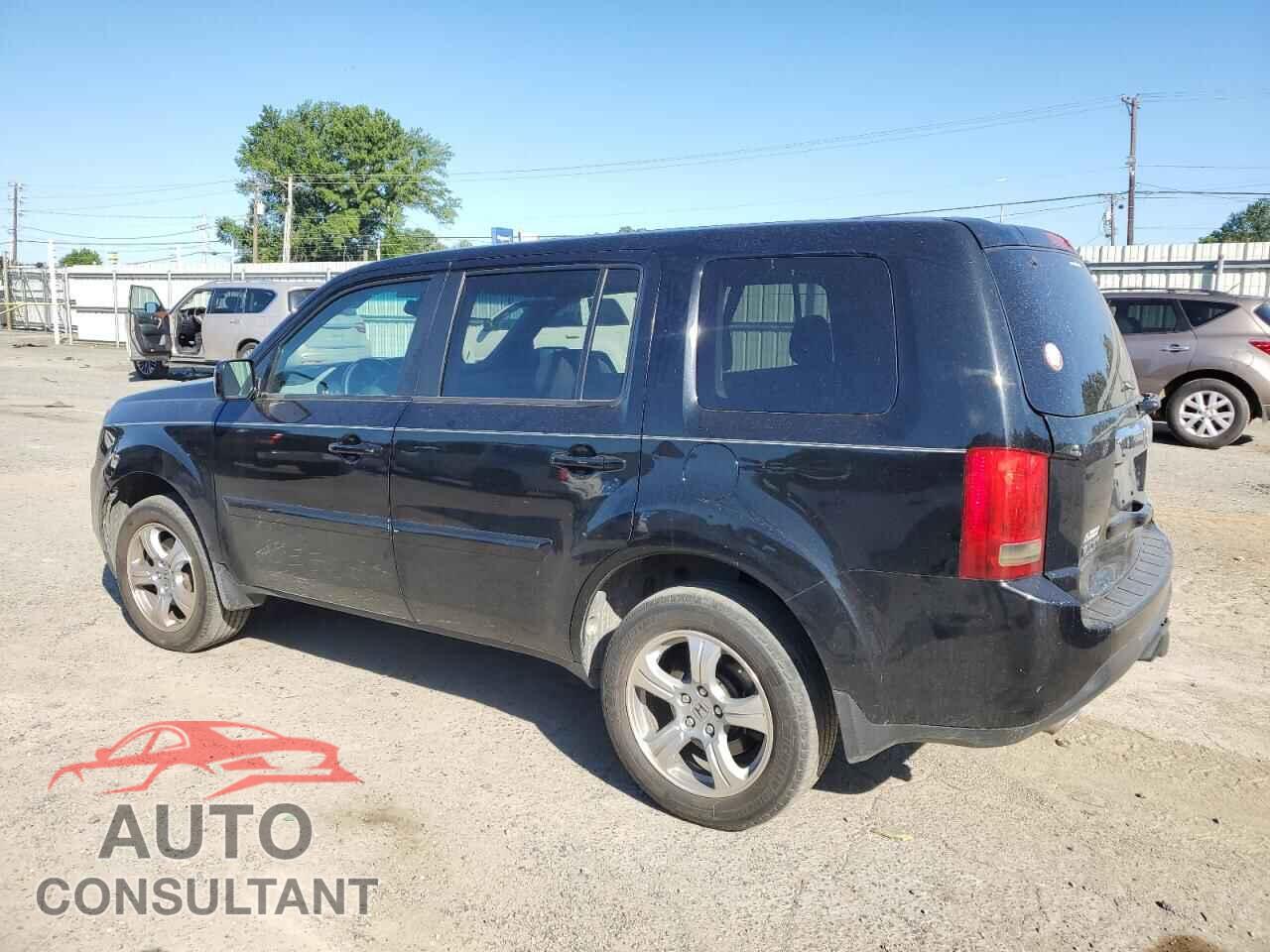 HONDA PILOT 2013 - 5FNYF3H72DB038535
