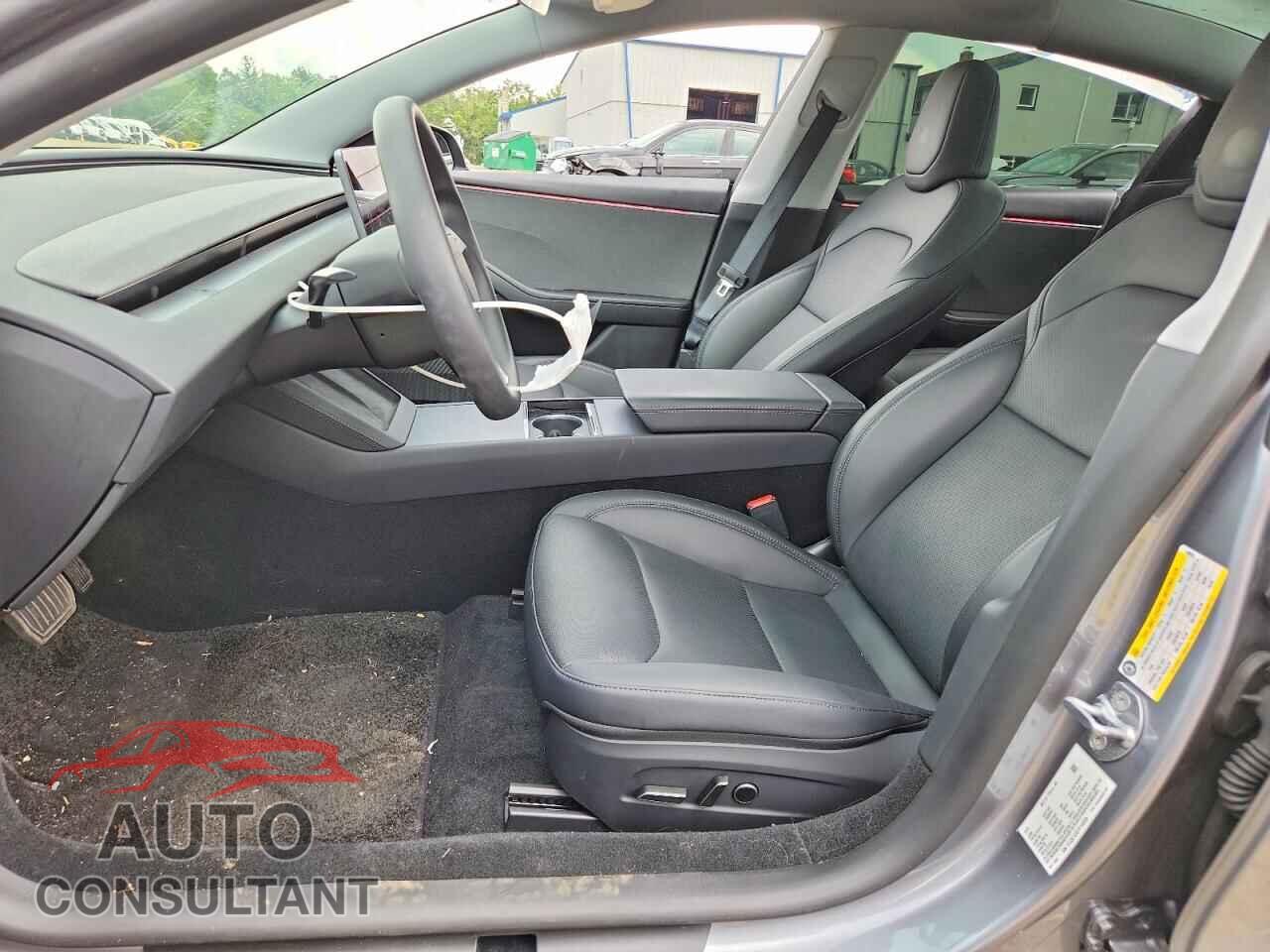 TESLA MODEL 3 2026 - 5YJ3E1EA5TF140895