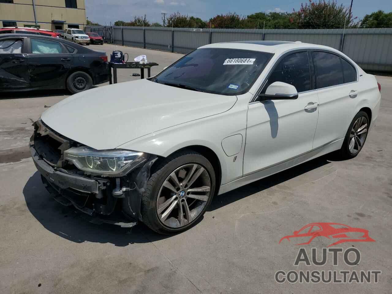 BMW 3 SERIES 2017 - WBA8E1C35HA156456