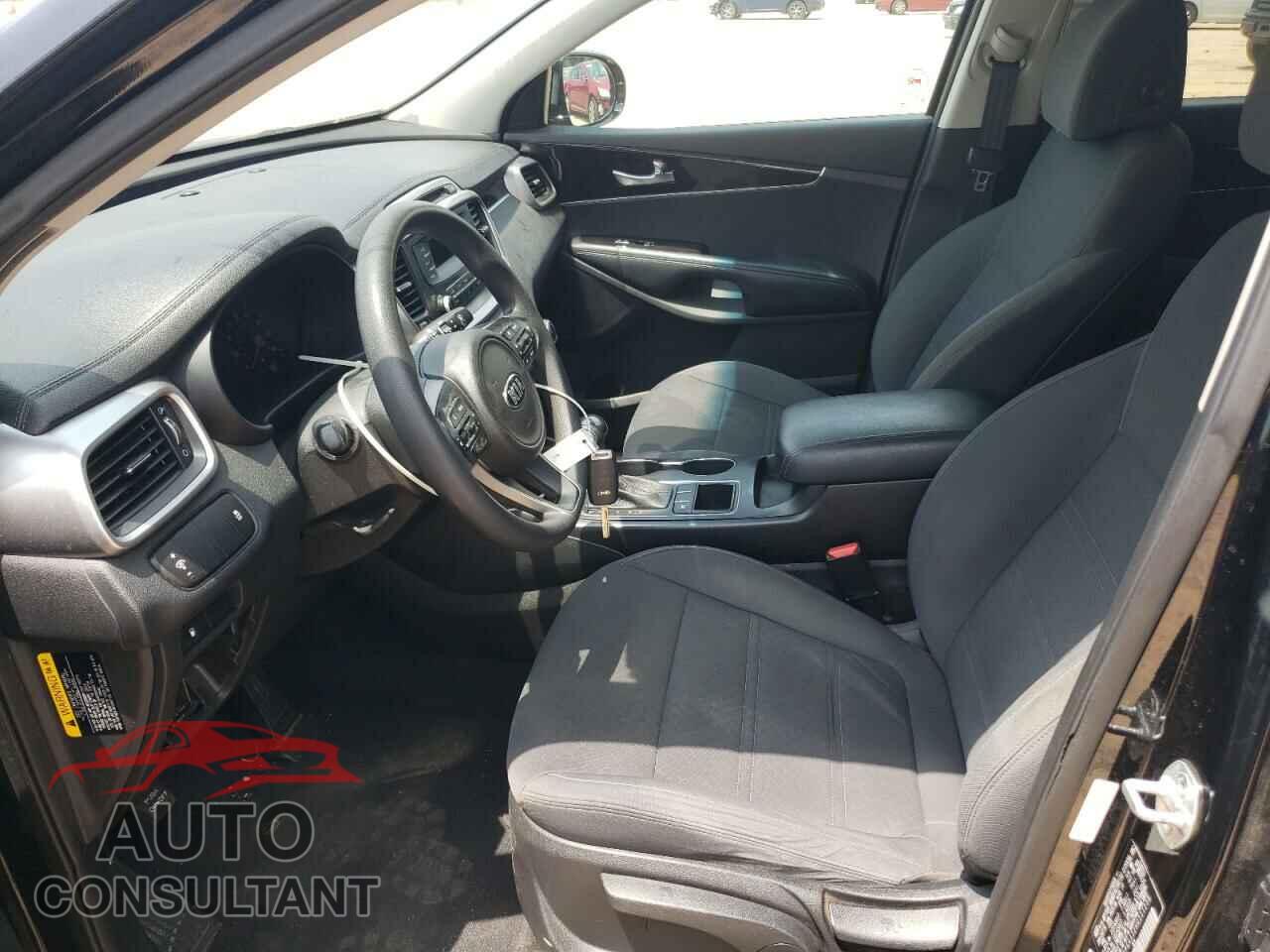 KIA SORENTO 2017 - 5XYPG4A32HG221258