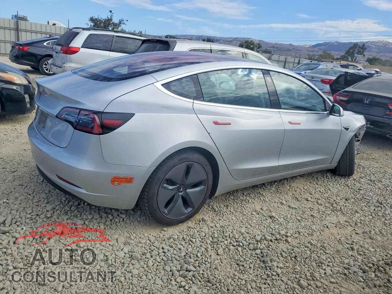 TESLA MODEL 3 2018 - 5YJ3E1EA9JF008784