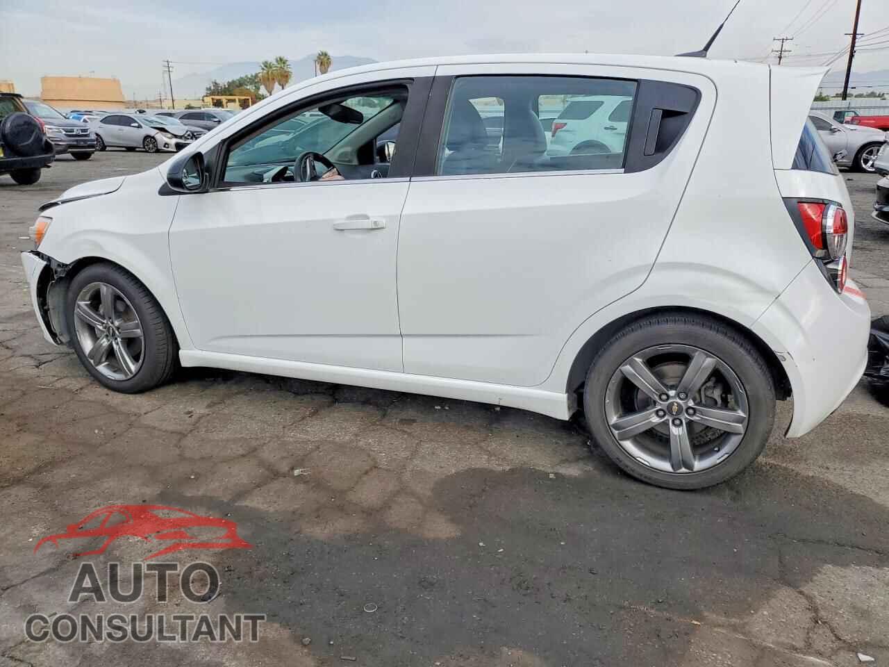 CHEVROLET SONIC 2013 - 1G1JH6SB9D4146113