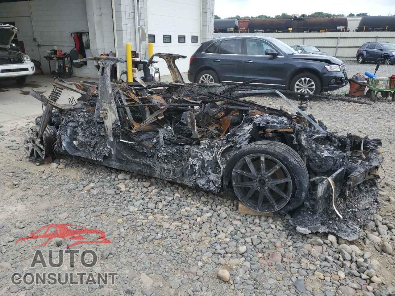 TESLA MODEL S 2017 - 5YJSA1E25HF192373