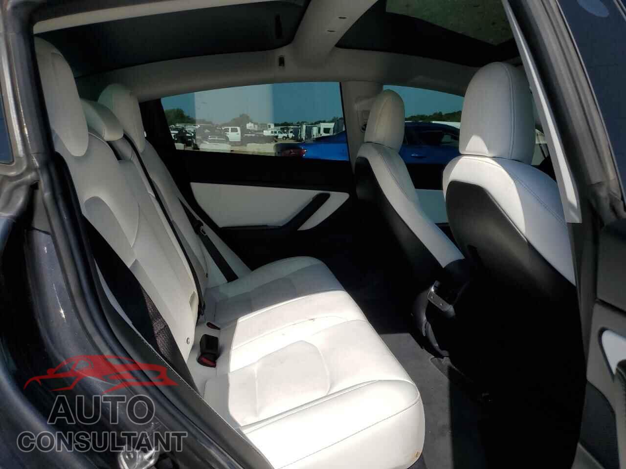 TESLA MODEL 3 2018 - 5YJ3E1EB8JF079189