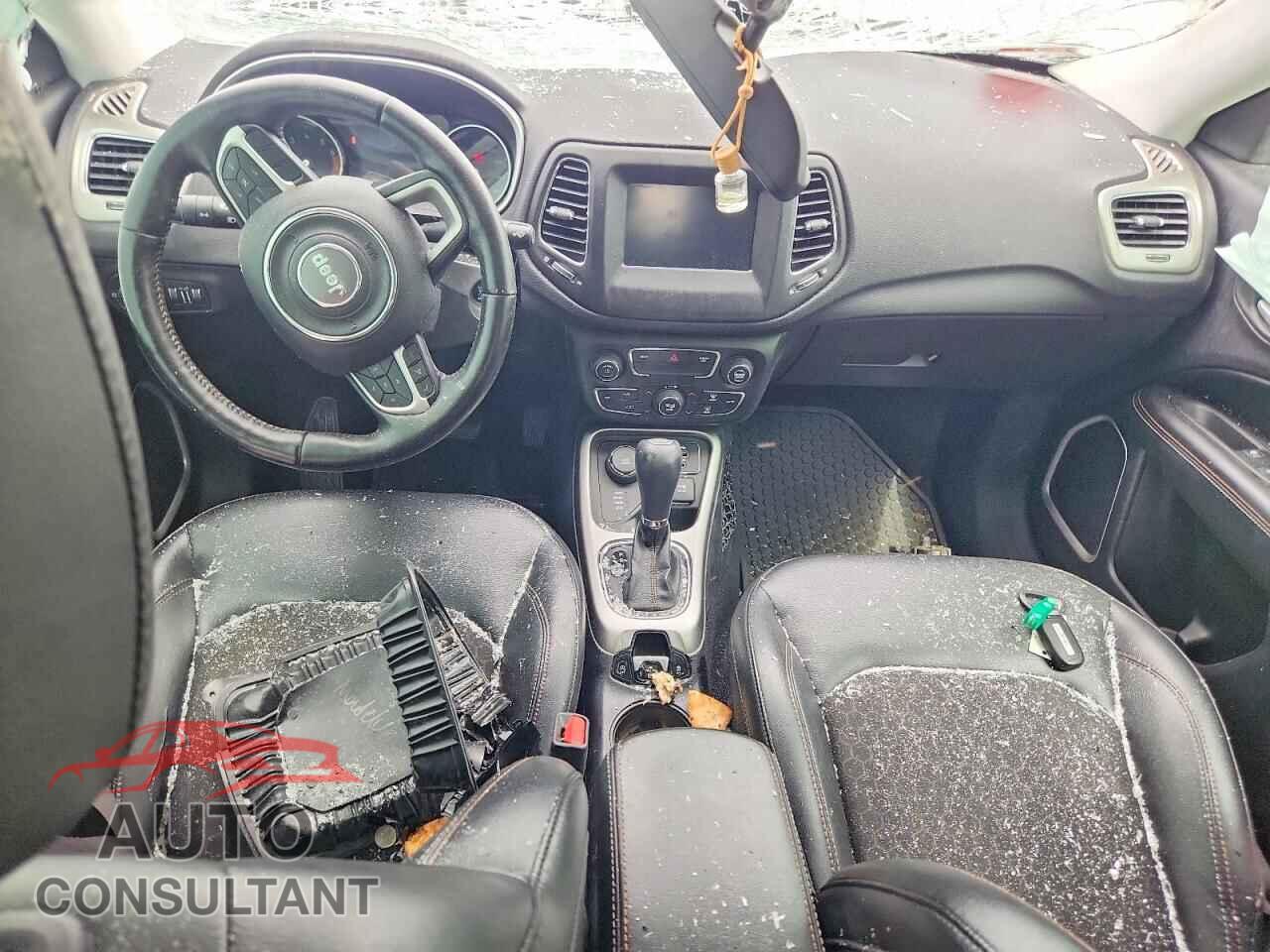 JEEP COMPASS 2018 - 3C4NJDBB0JT223460