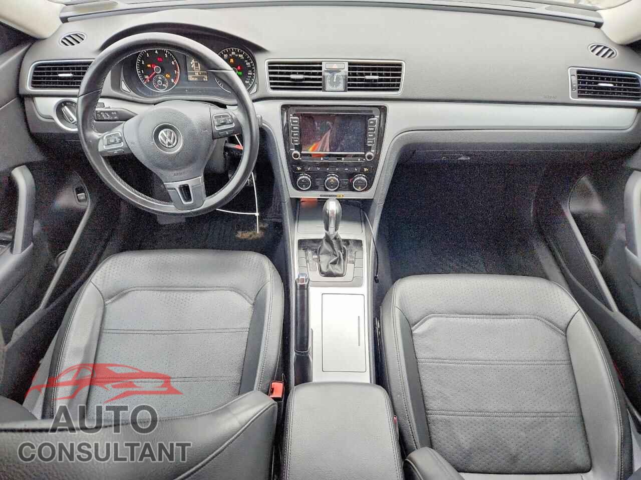 VOLKSWAGEN PASSAT 2012 - 1VWBP7A37CC091029