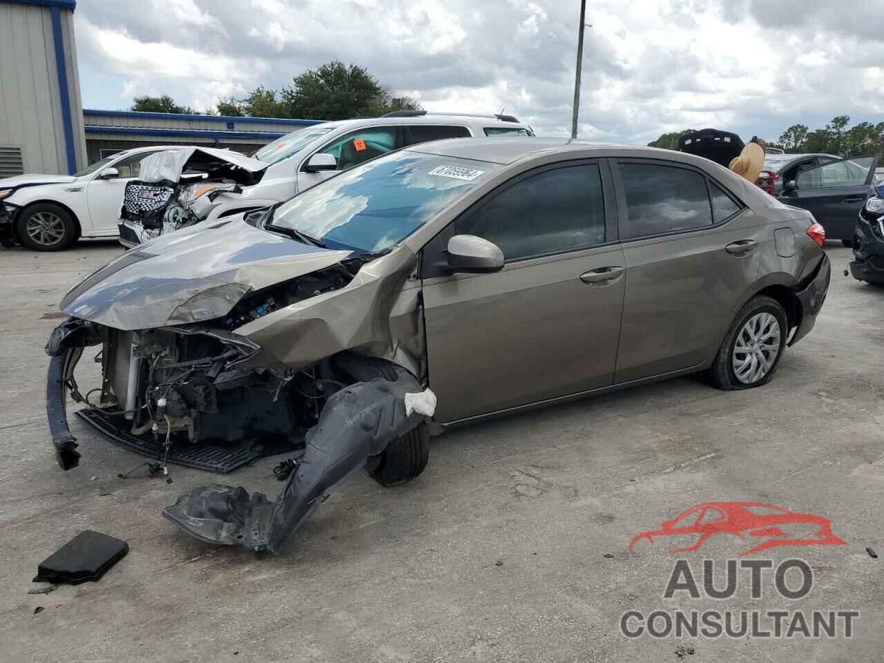 TOYOTA COROLLA 2018 - 5YFBURHE3JP740540