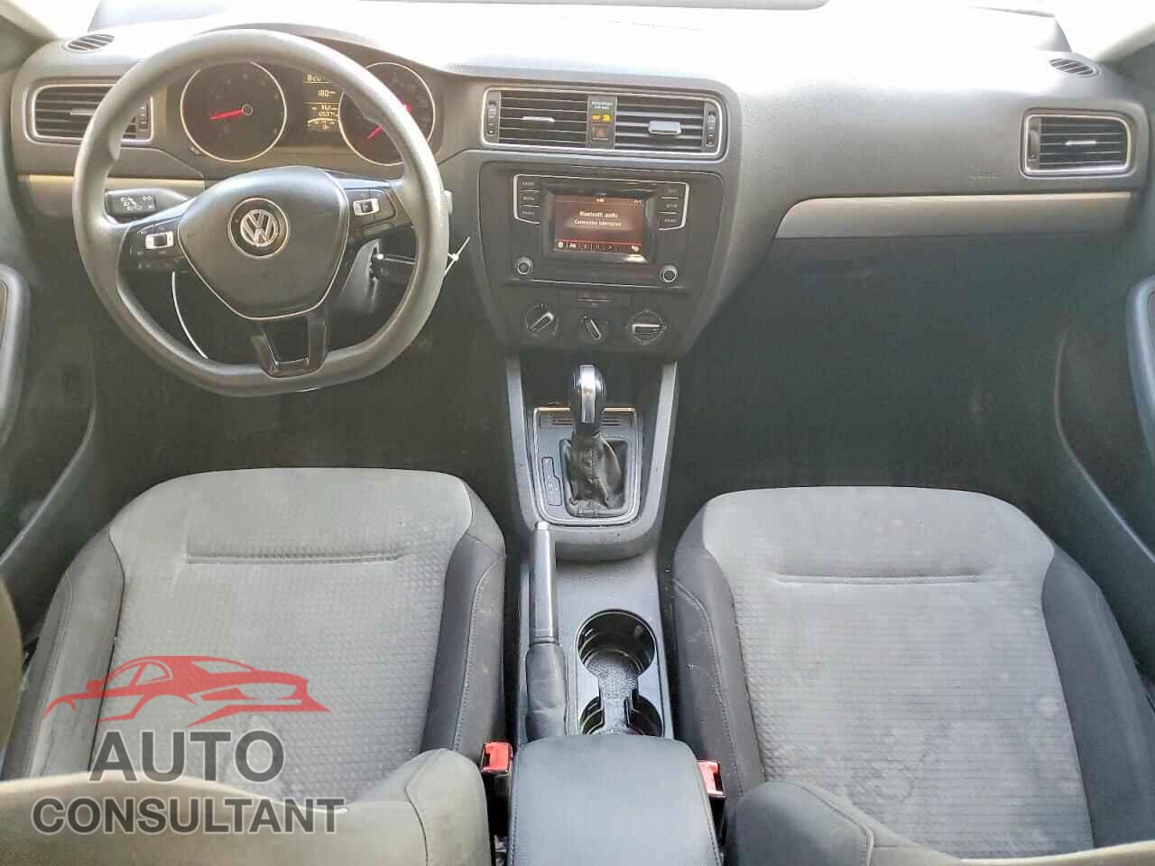 VOLKSWAGEN JETTA 2017 - 3VW2B7AJ5HM390103