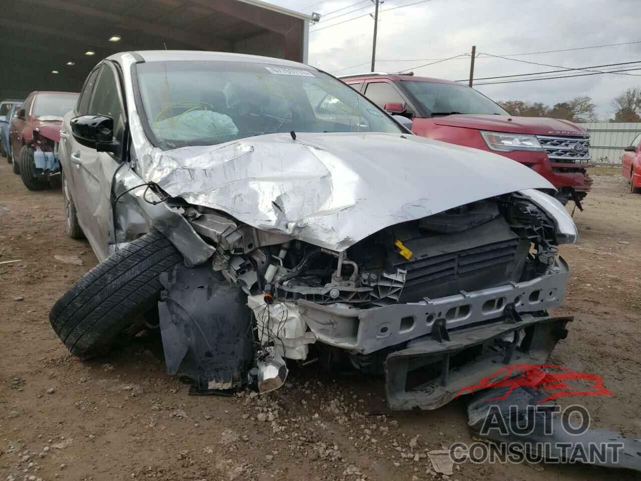 FORD FOCUS 2018 - 1FADP3F2XJL251010