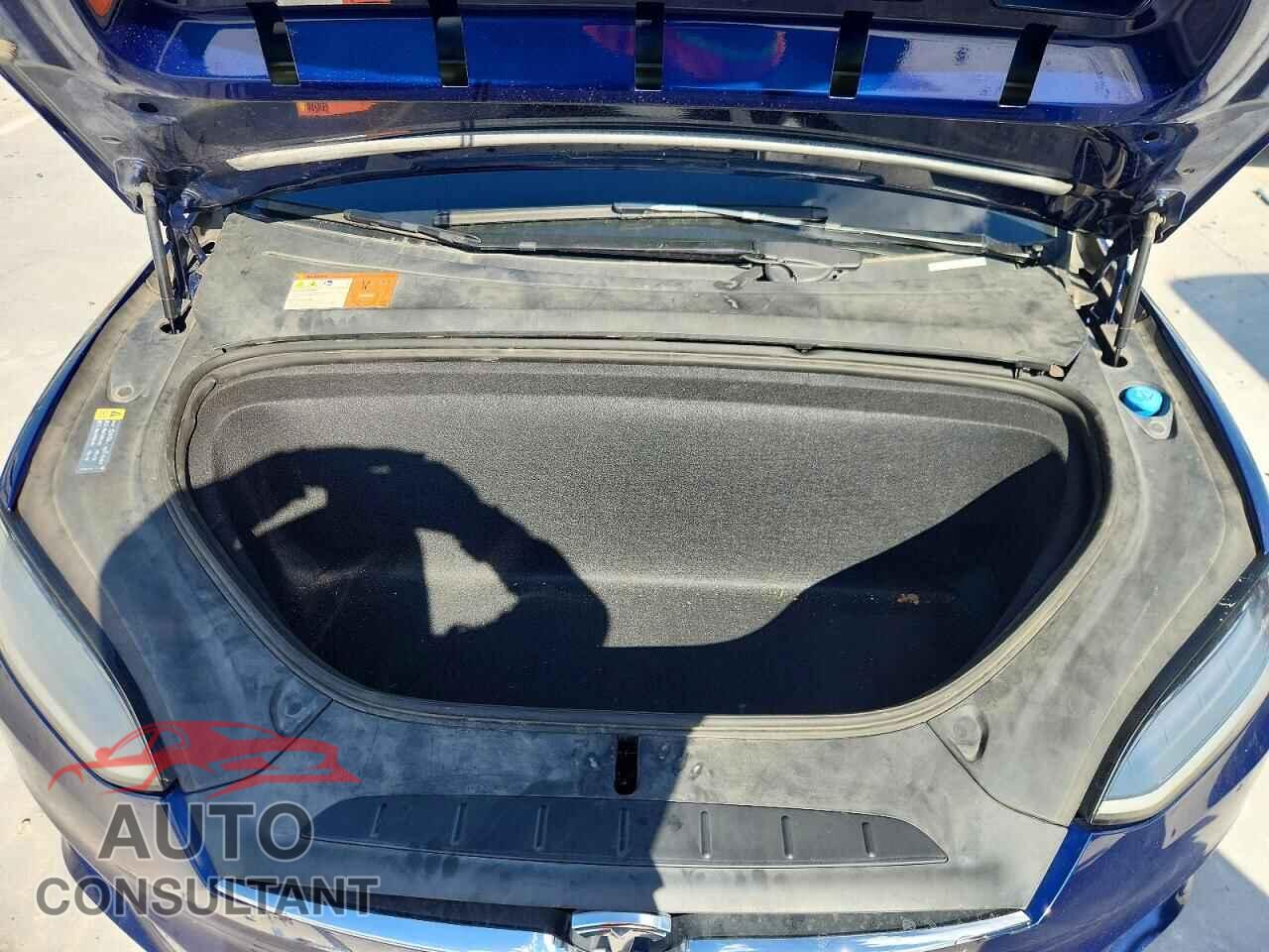TESLA MODEL X 2017 - 5YJXCBE22HF051279