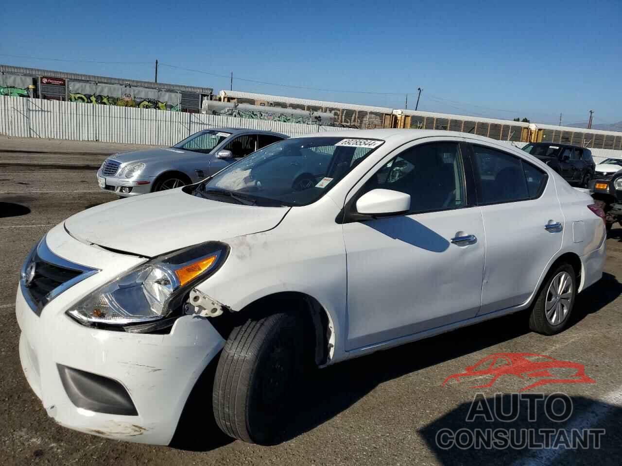 NISSAN VERSA 2018 - 3N1CN7AP3JL808210