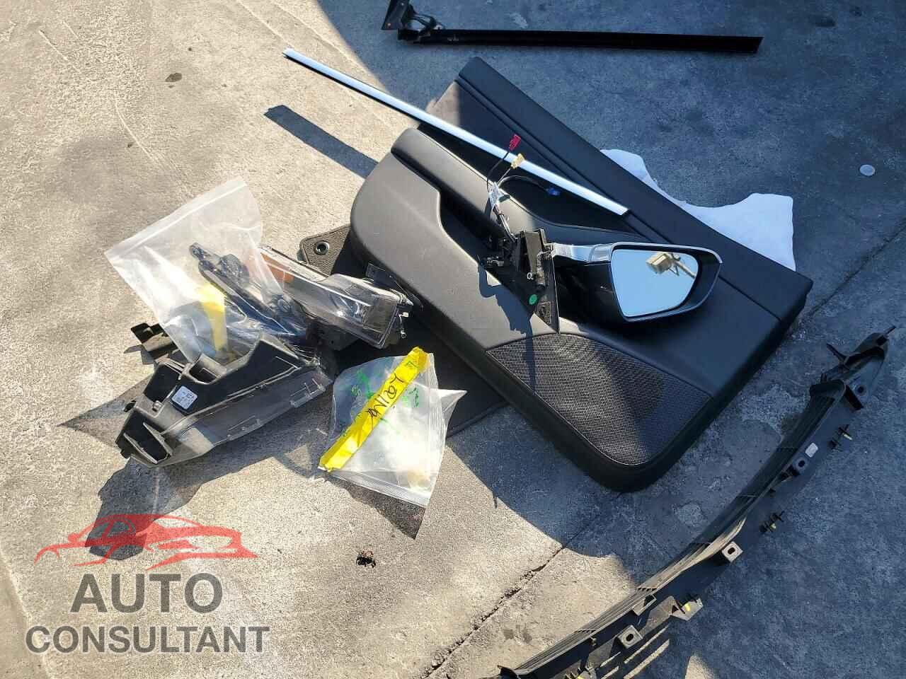 TESLA MODEL 3 2018 - 5YJ3E1EA9JF011992
