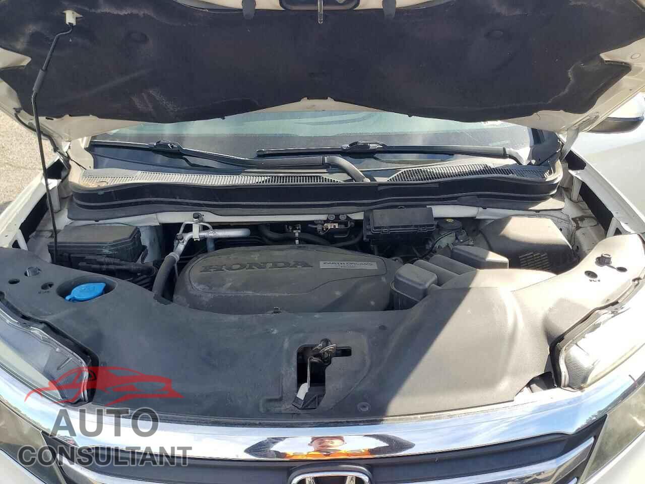 HONDA PILOT 2018 - 5FNYF6H54JB056482