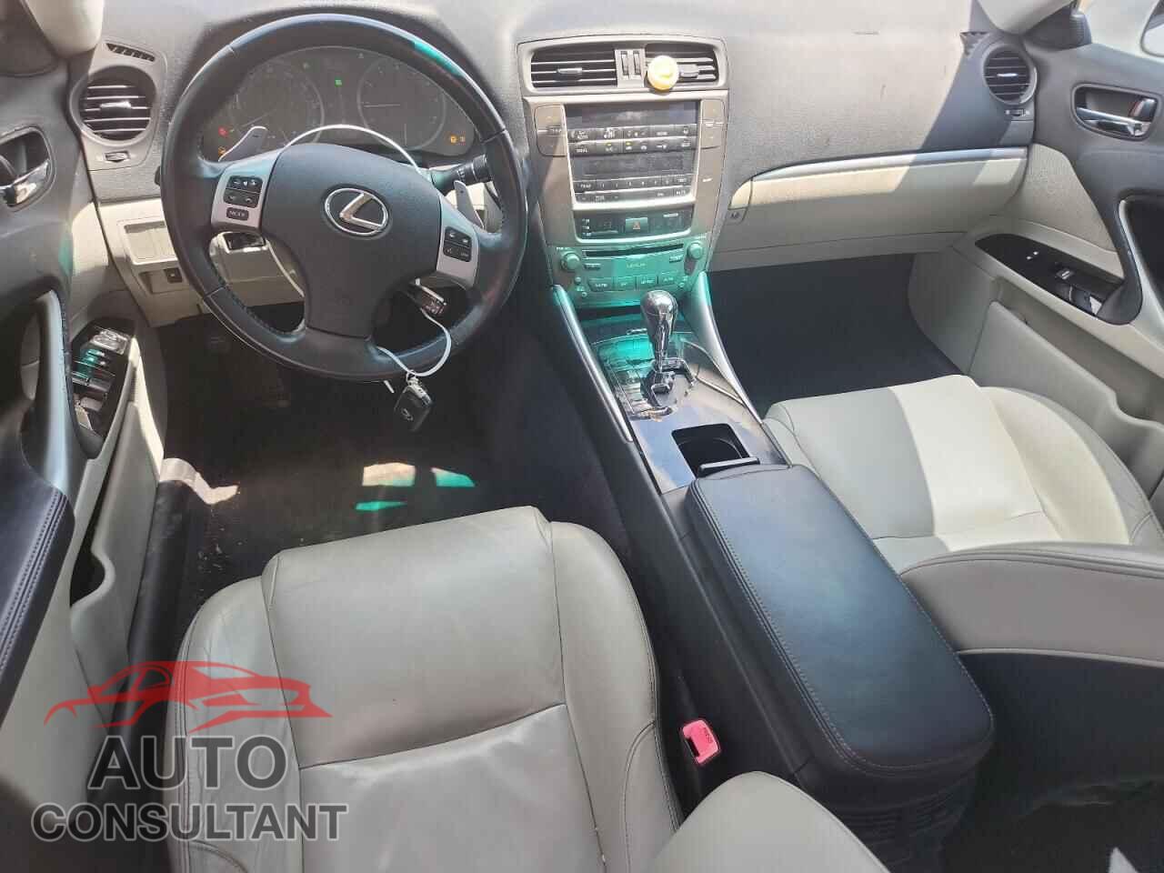 LEXUS IS 2012 - JTHBF5C20C5176845