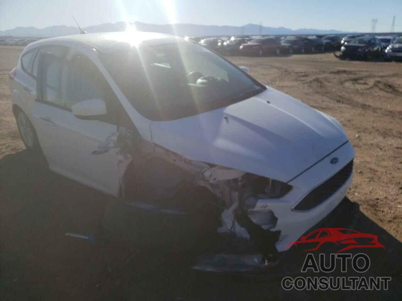 FORD FOCUS 2018 - 1FADP3K20JL326660