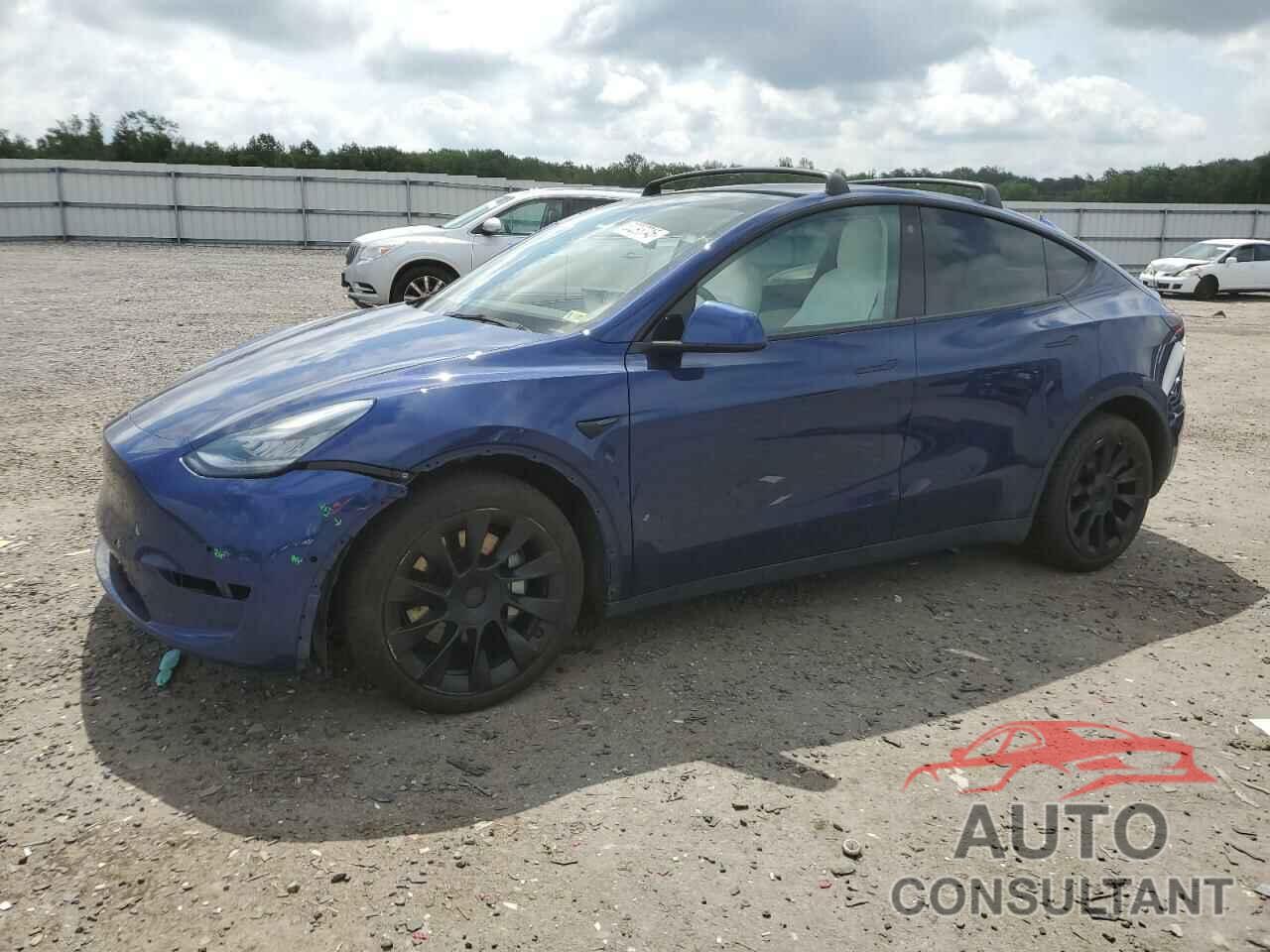TESLA MODEL Y 2021 - 5YJYGDEE8MF144395